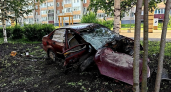 В Вятских Полянах 19-летний водитель на Ford Focus врезался в дерево